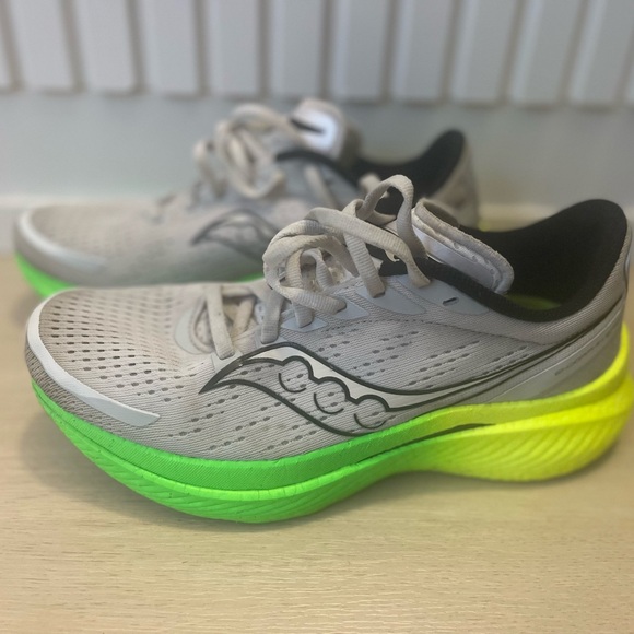 Women’s Saucony Endorphin Speed 3 Slime/White Size 9 - Picture 1 of 7